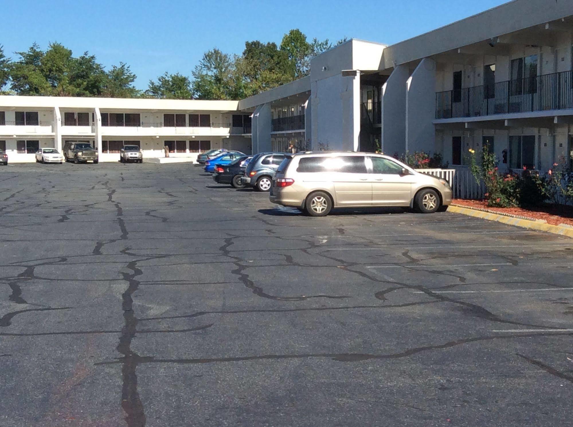 Motel 6 Burlington Esterno foto